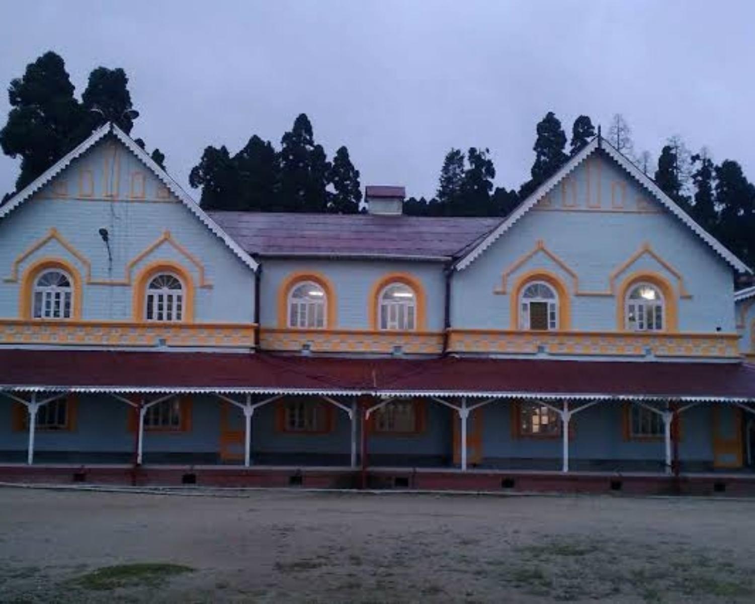 4. A Haunted school near the Woods!!