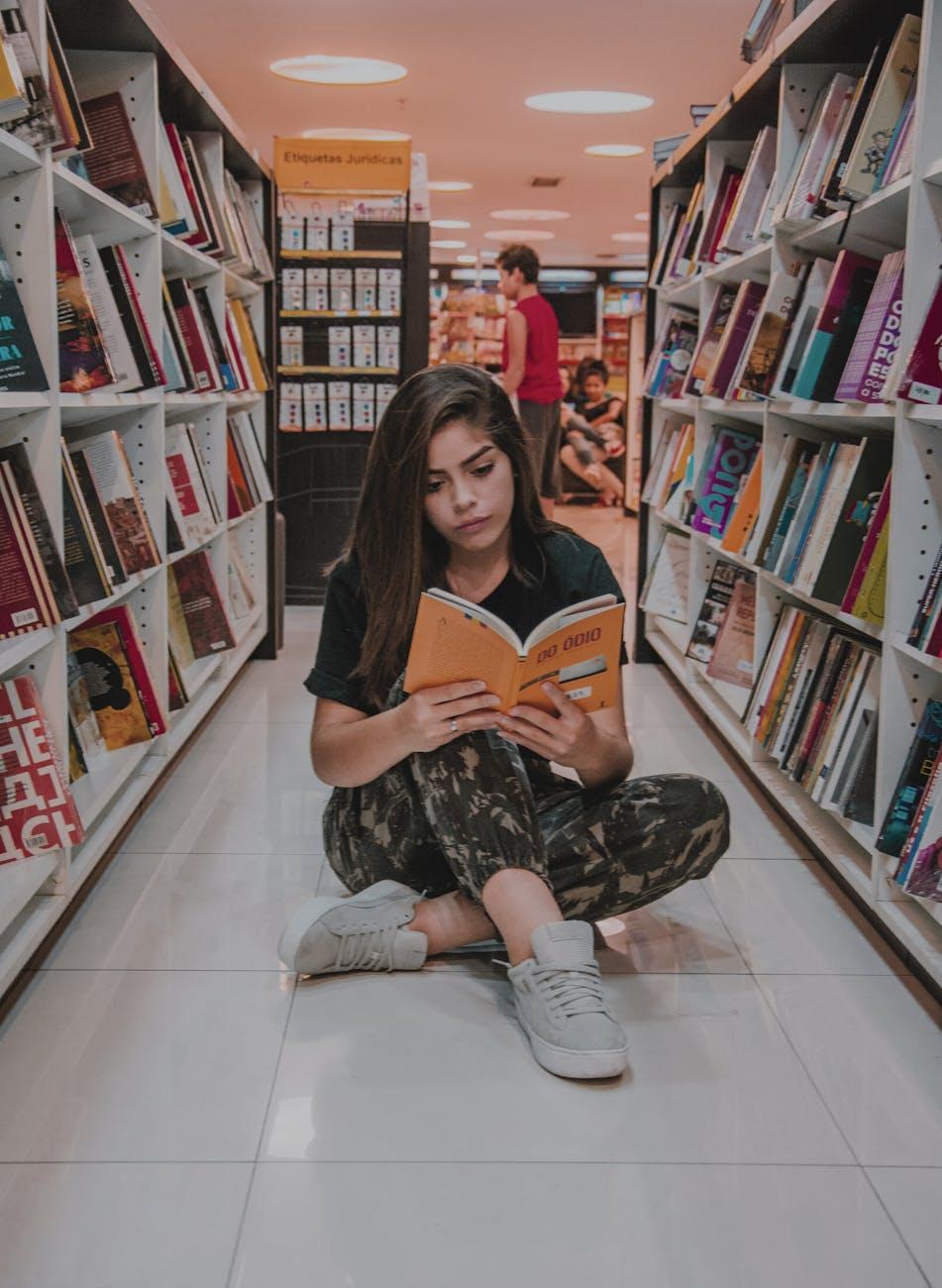 How Reading Boosts Your Brain 📚
