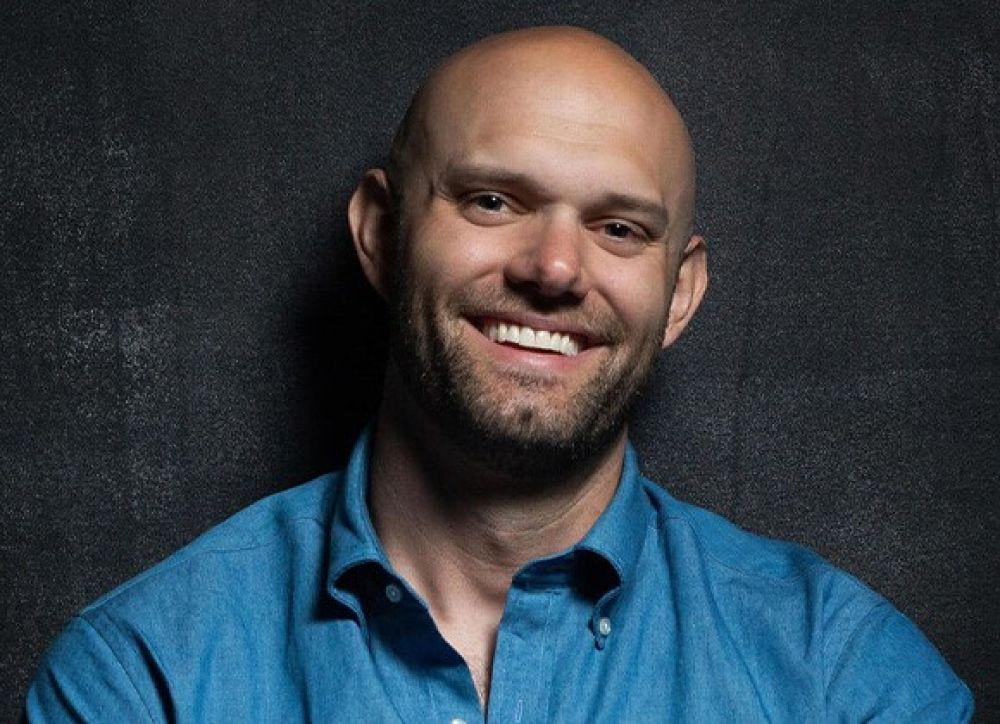 JAMES CLEAR.