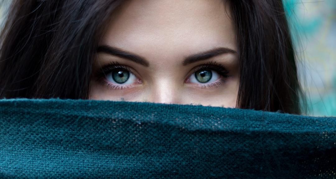 #7. Make Eye Contact