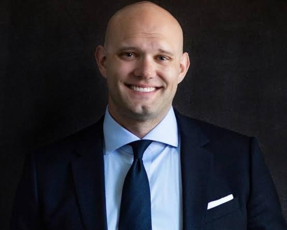 JAMES CLEAR