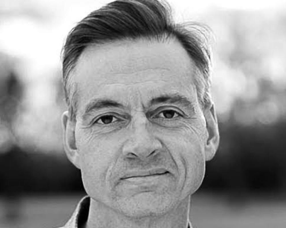 ROBERT WRIGHT