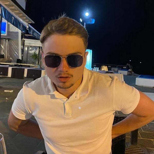   (@harryyeates) - Profile Photo